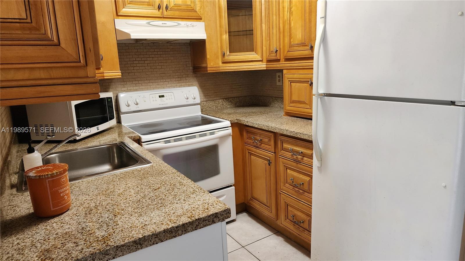 CASTILLIAN CLUB CONDO - Residential Lease