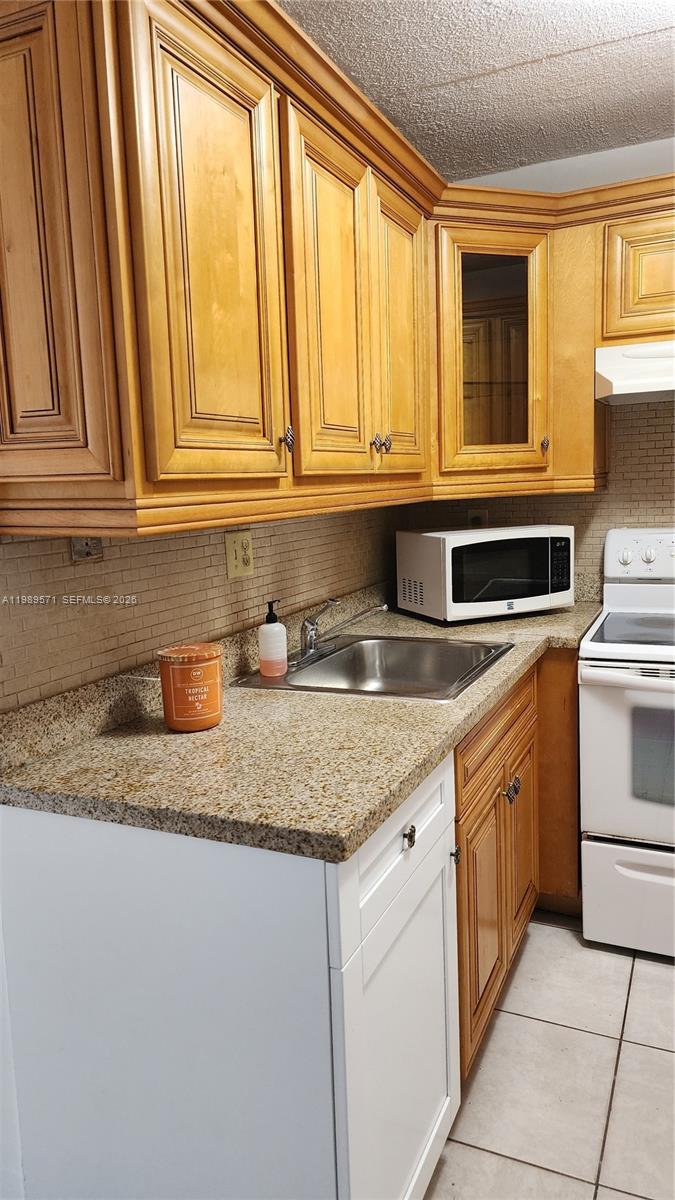 CASTILLIAN CLUB CONDO - Residential Lease