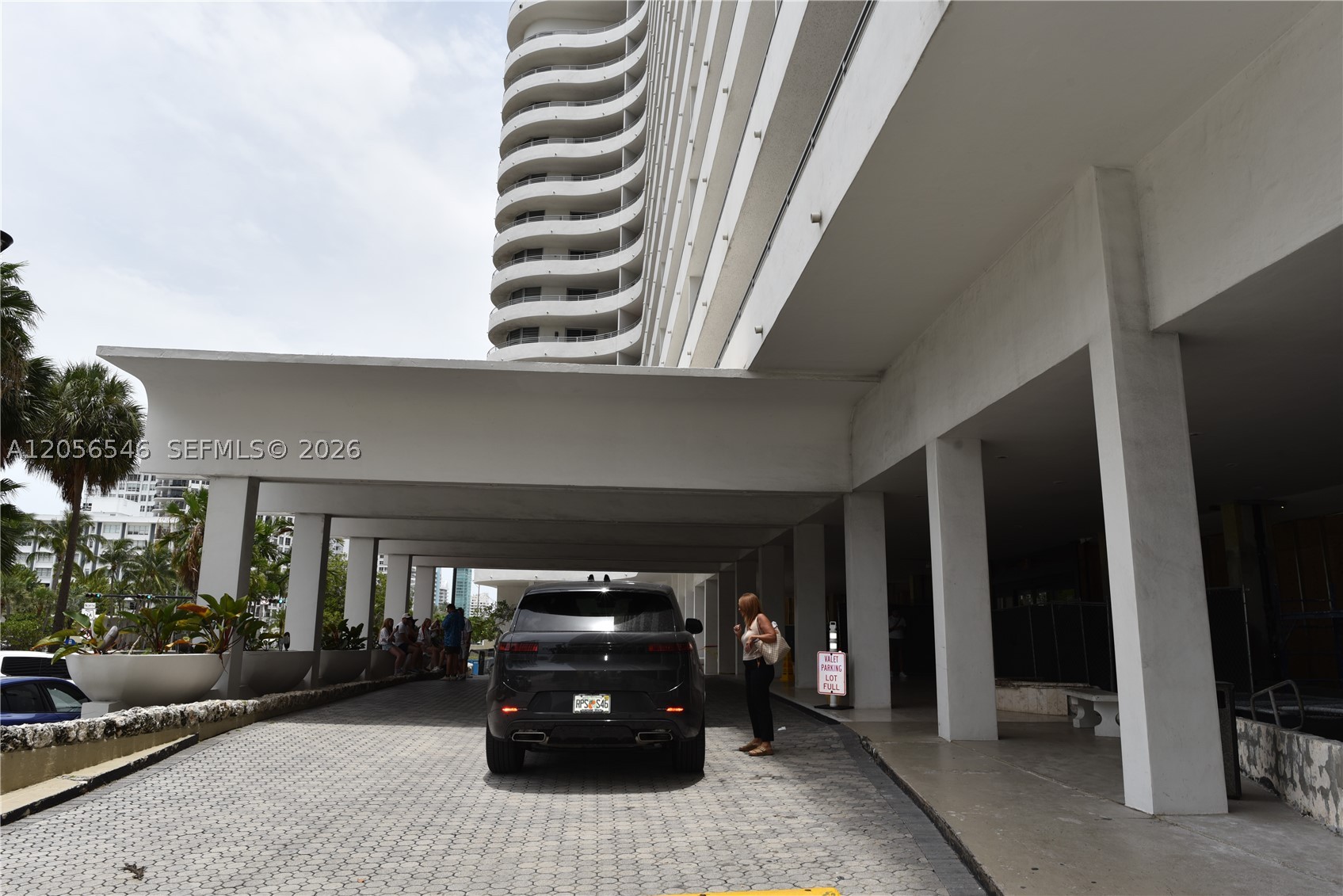 5555 Collins Ave 8K