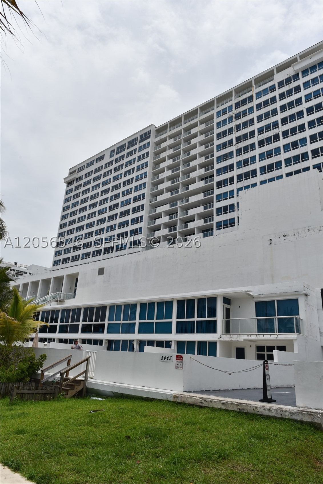 5555 Collins Ave 8K