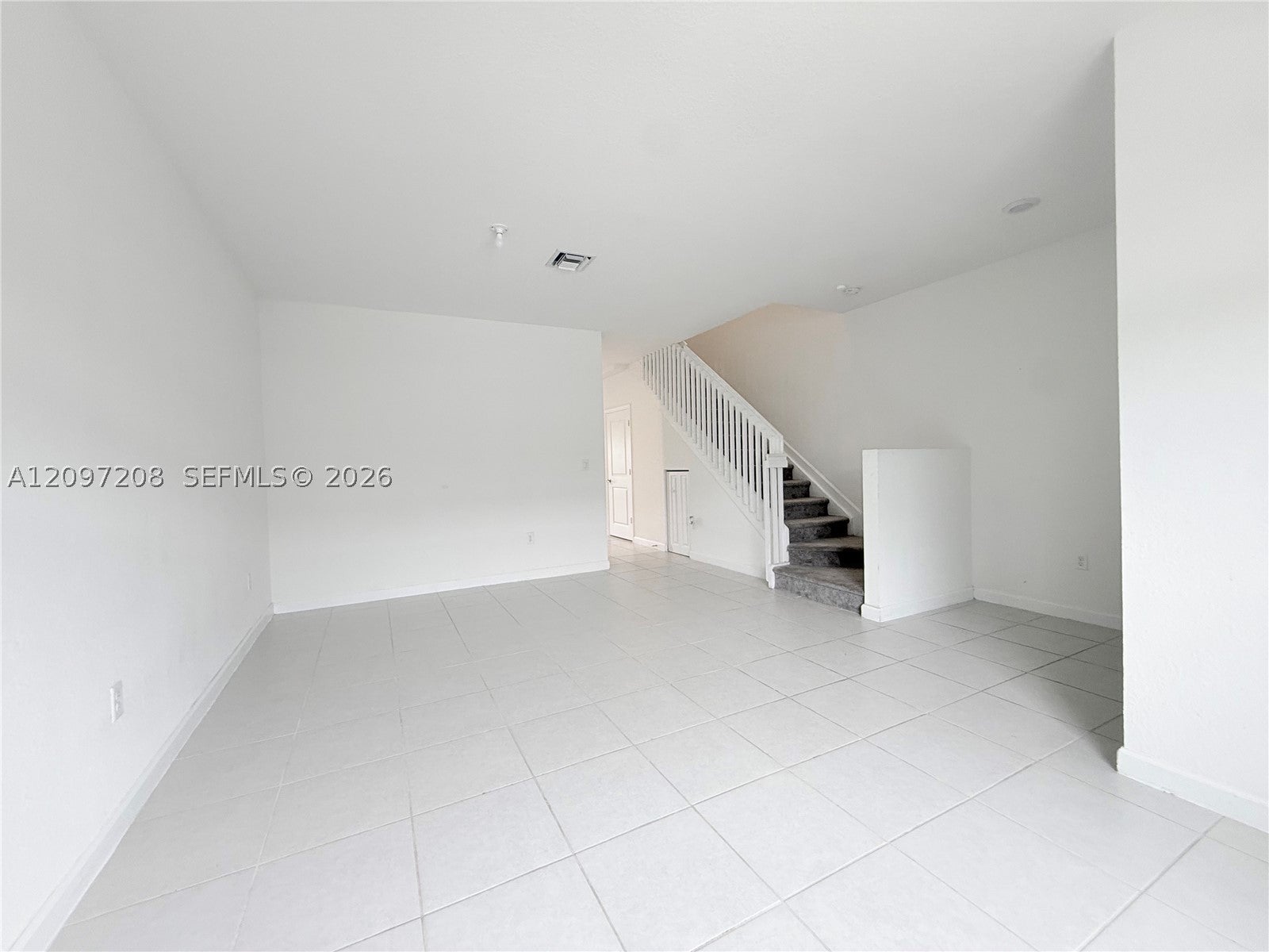 10124 SW 228th Ter, Miami, FL, 33190/$399,000 3 10124 SW 228th Ter