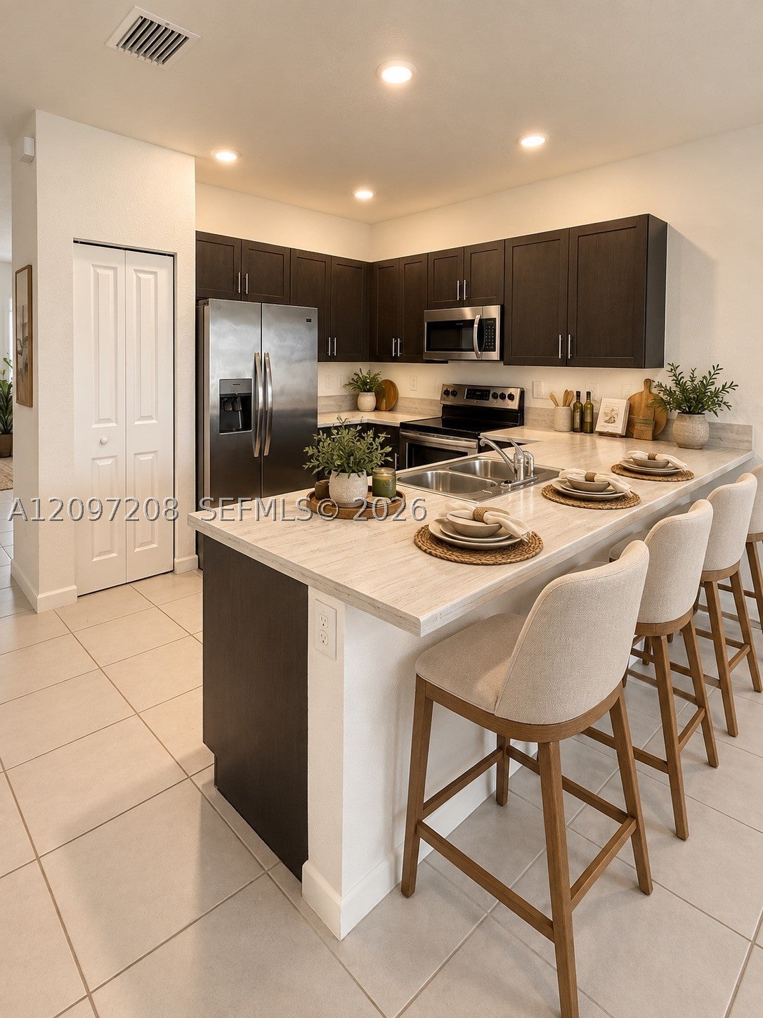 10124 SW 228th Ter, Miami, FL, 33190/$399,000 4 10124 SW 228th Ter
