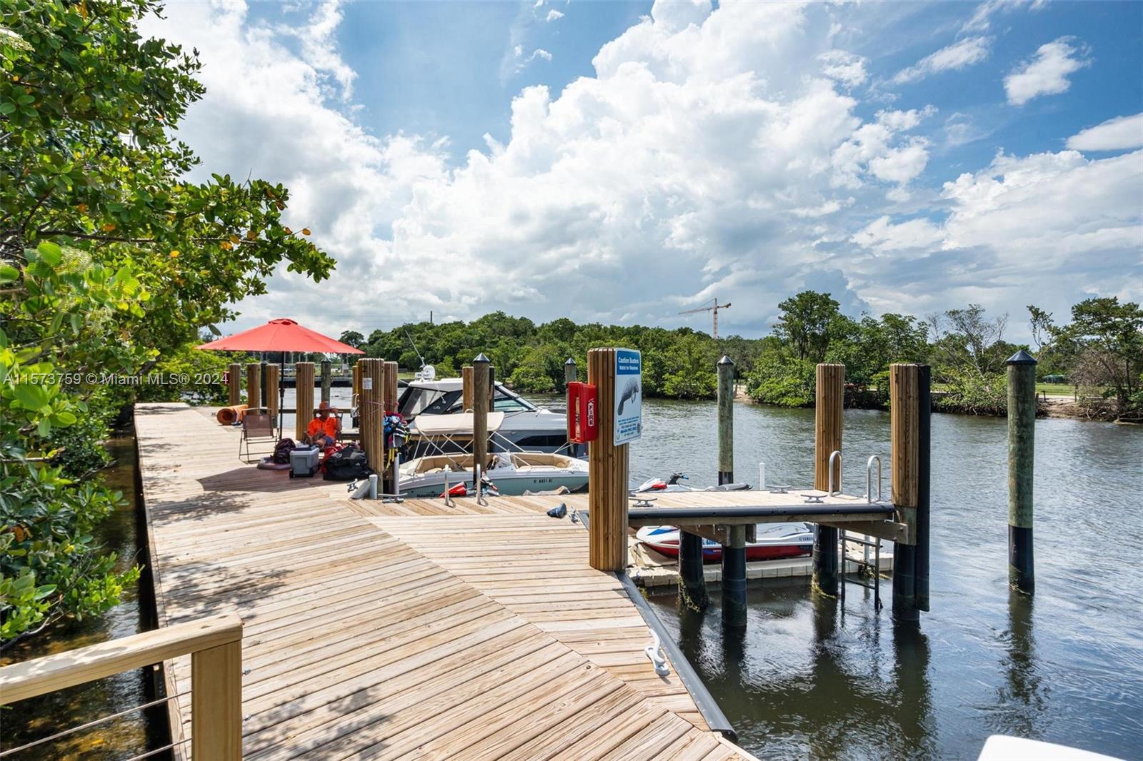 THE HARBOUR NORTH CONDO - Residential