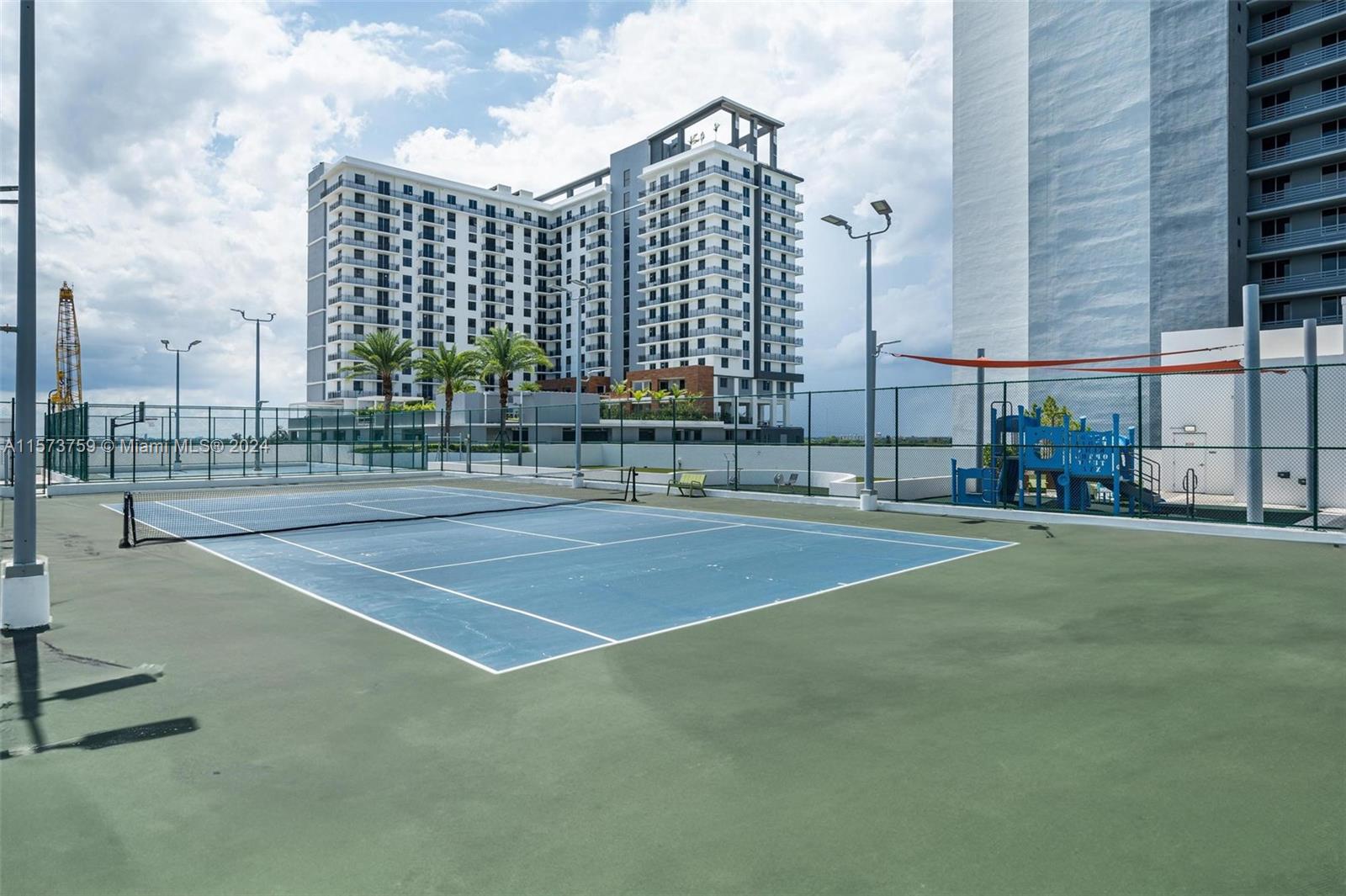 THE HARBOUR NORTH CONDO - Residential