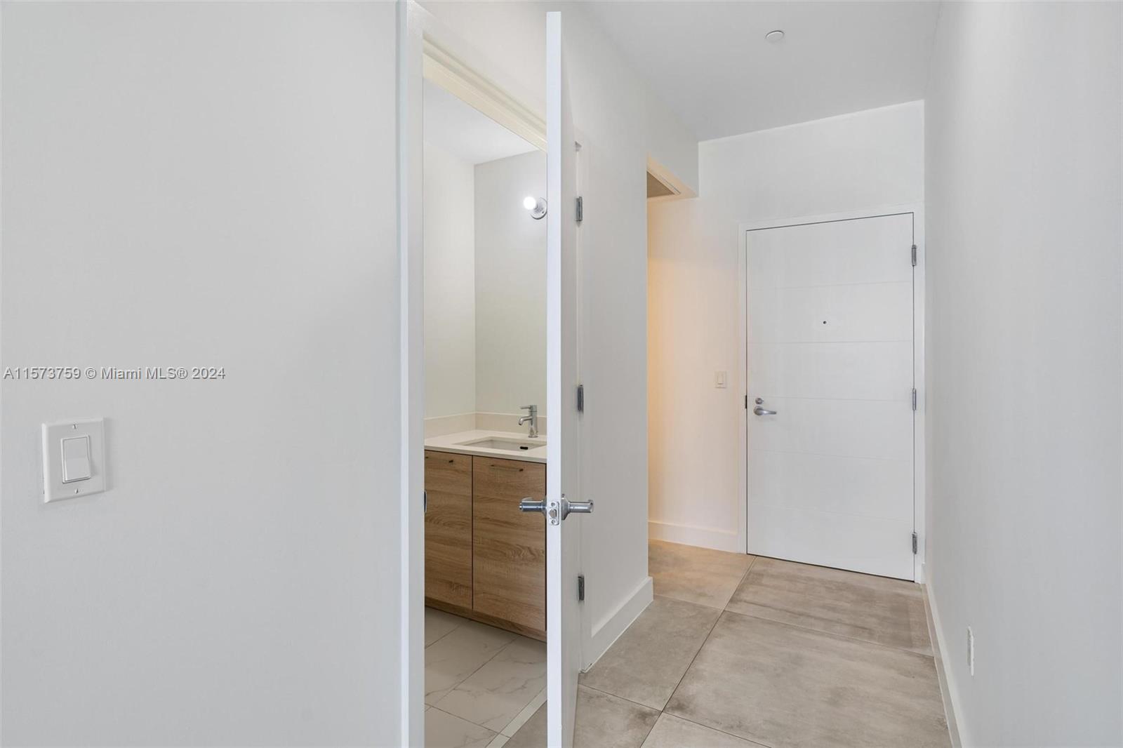 THE HARBOUR NORTH CONDO - Residential