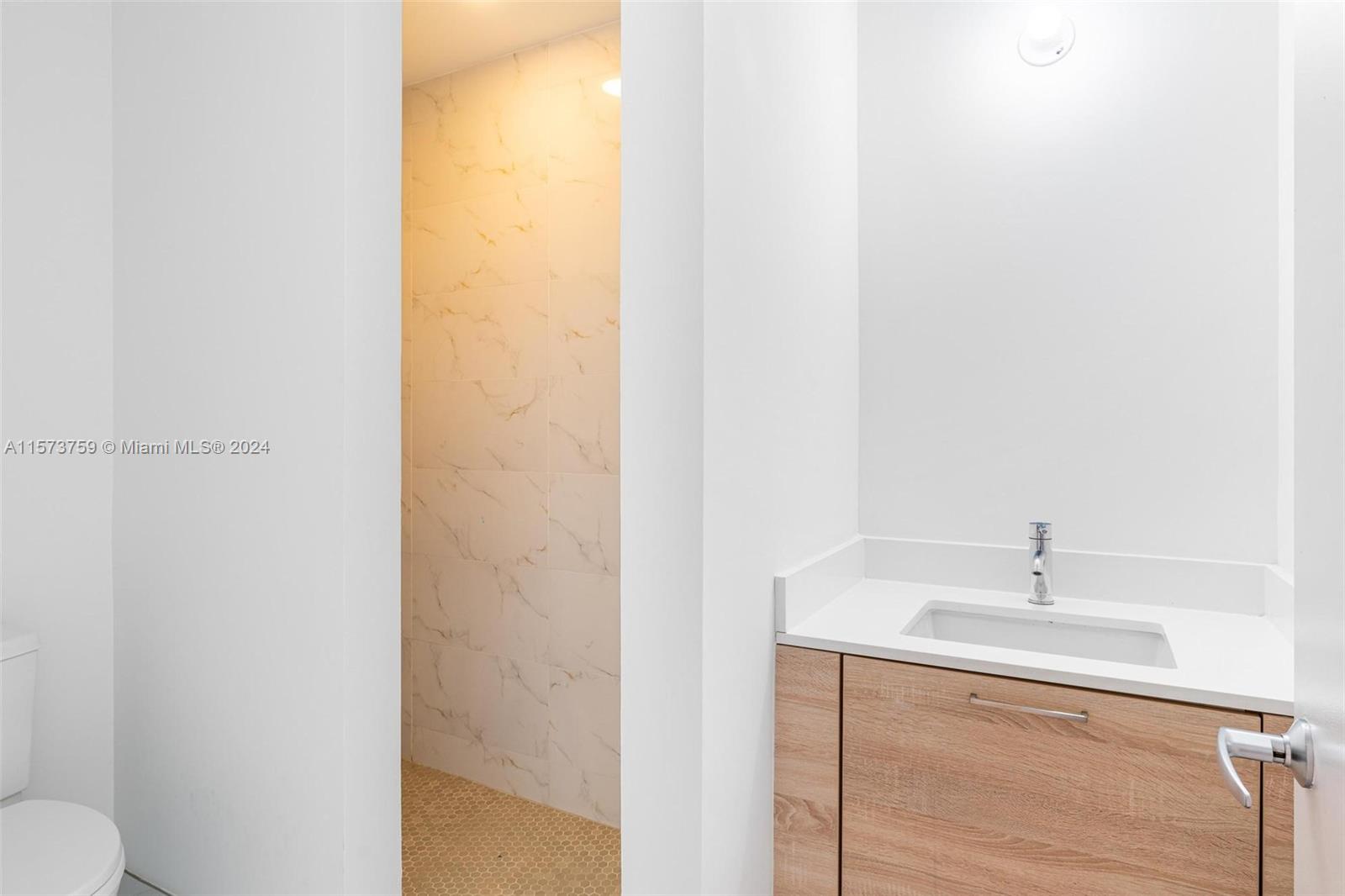 THE HARBOUR NORTH CONDO - Residential