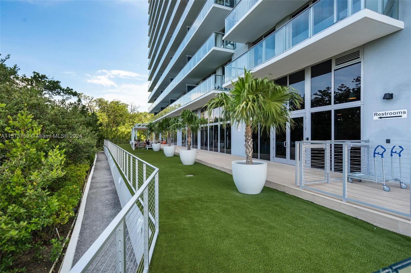 THE HARBOUR NORTH CONDO - Residential