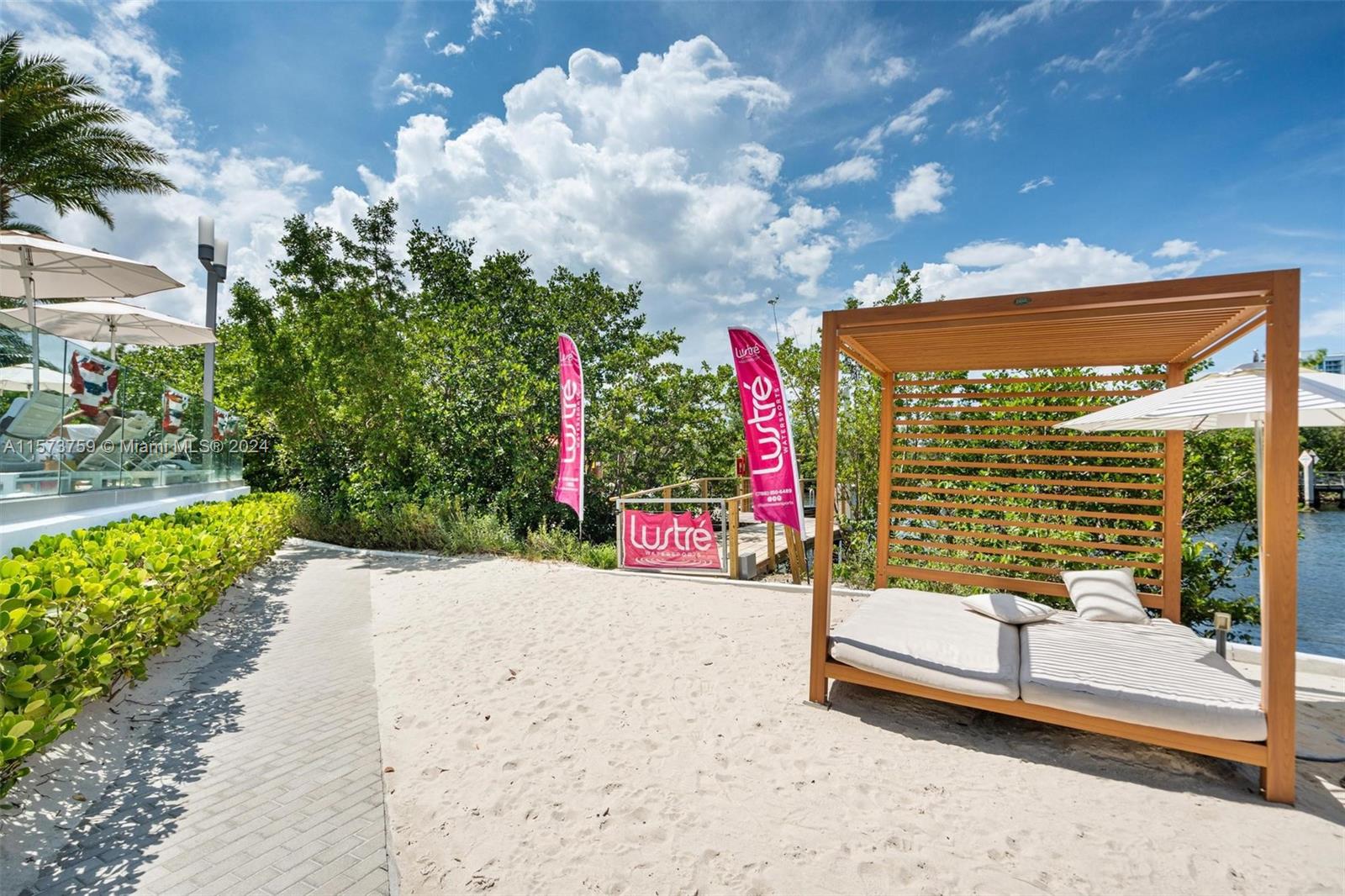 THE HARBOUR NORTH CONDO - Residential