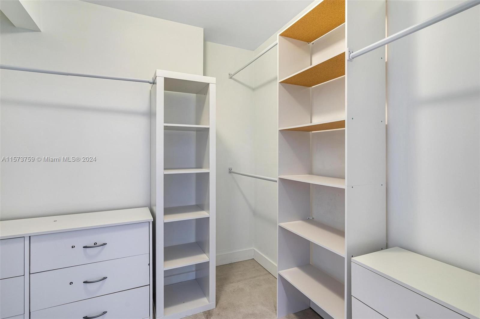 THE HARBOUR NORTH CONDO - Residential