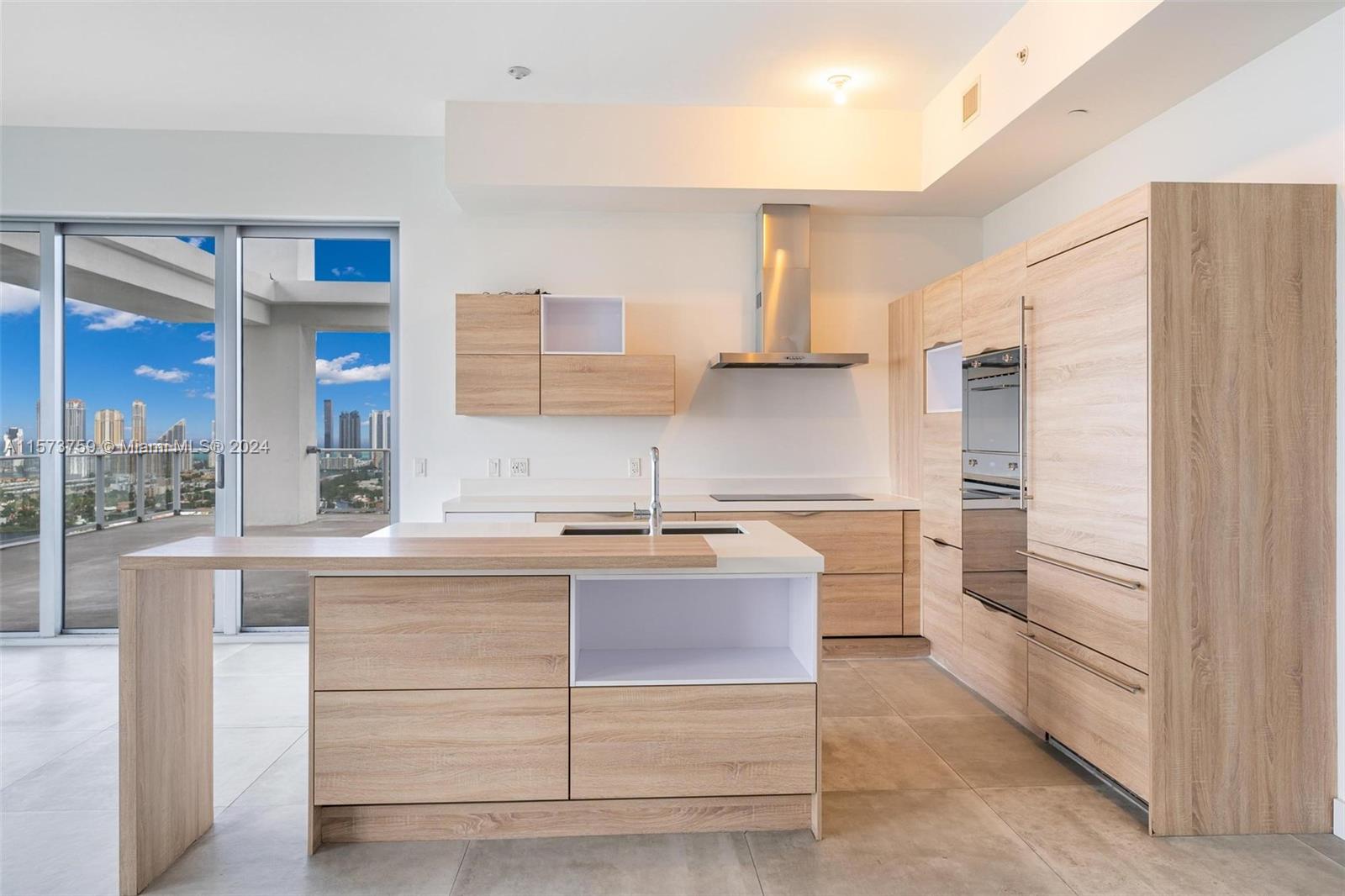 THE HARBOUR NORTH CONDO - Residential