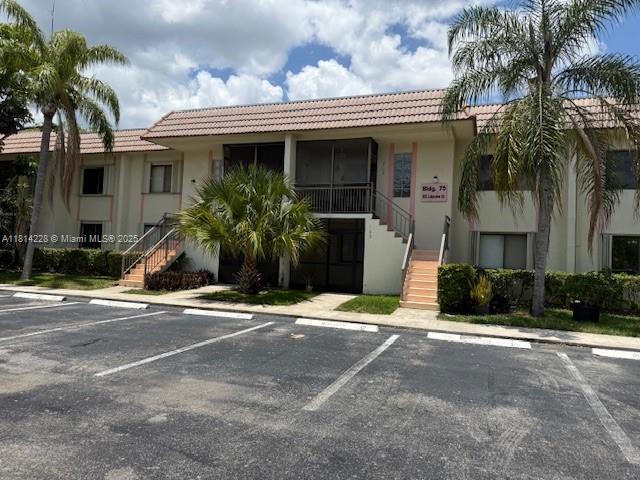 RACQUET CLUB APARTMENTS A - Residential Lease