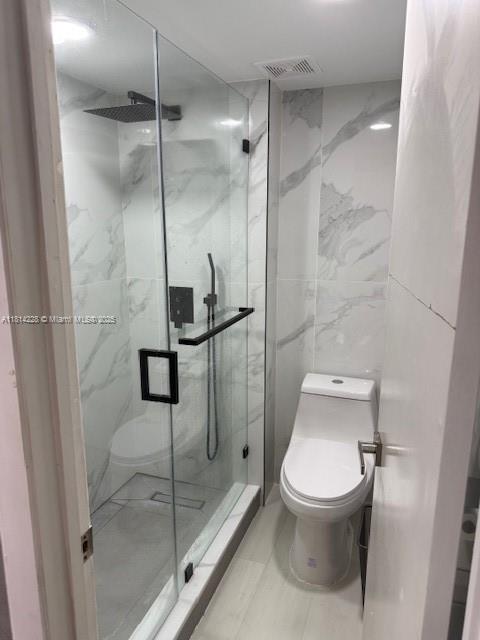 RACQUET CLUB APARTMENTS A - Residential Lease