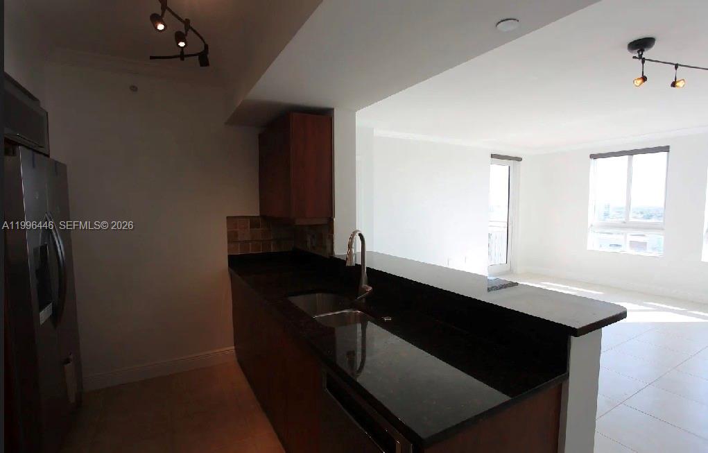 TOSCANO CONDO - Residential