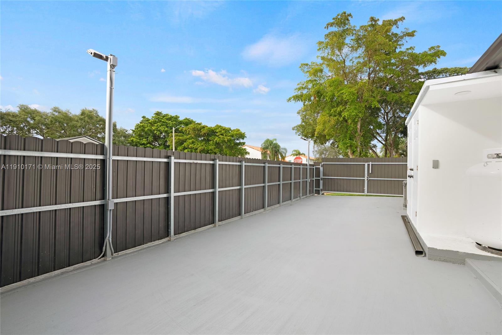 STRAWBERRY FIELD SUB - Residential Lease