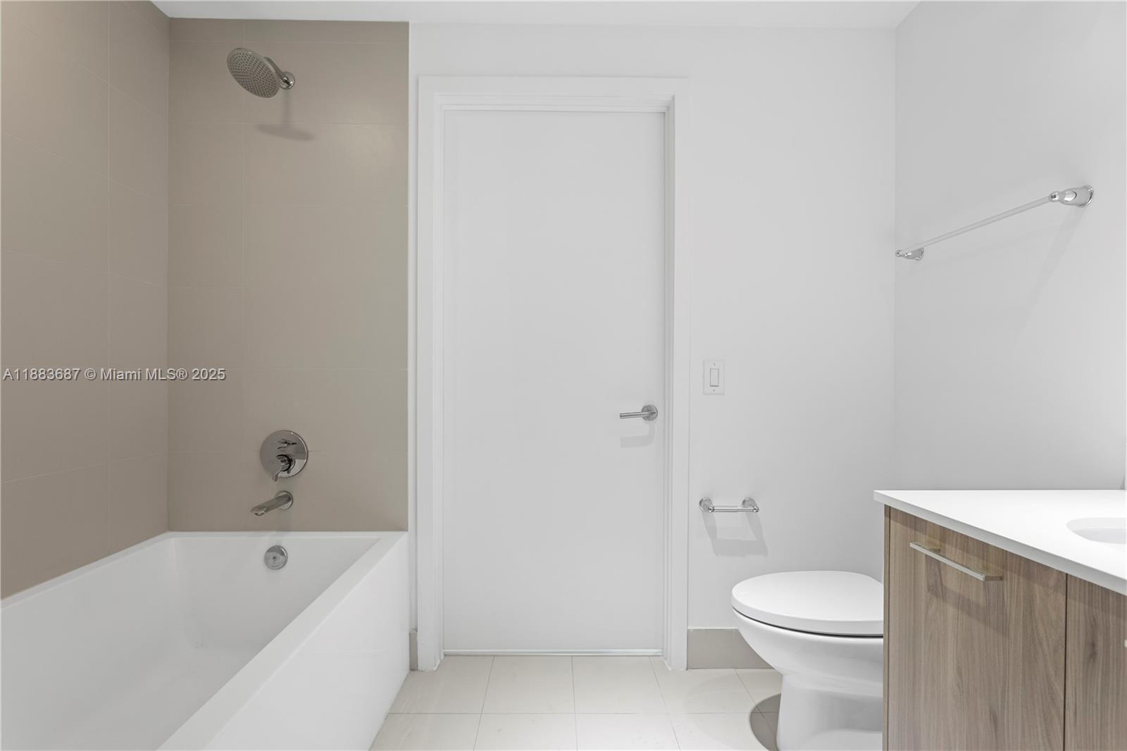 PARAISO BAYVIEWS CONDO - Residential Lease