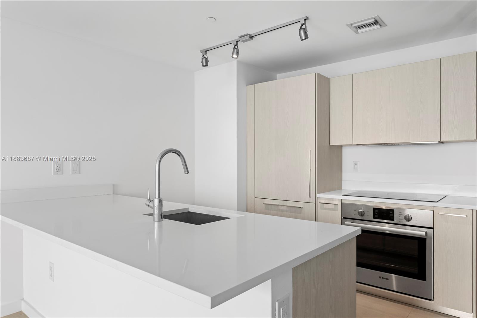 PARAISO BAYVIEWS CONDO - Residential Lease