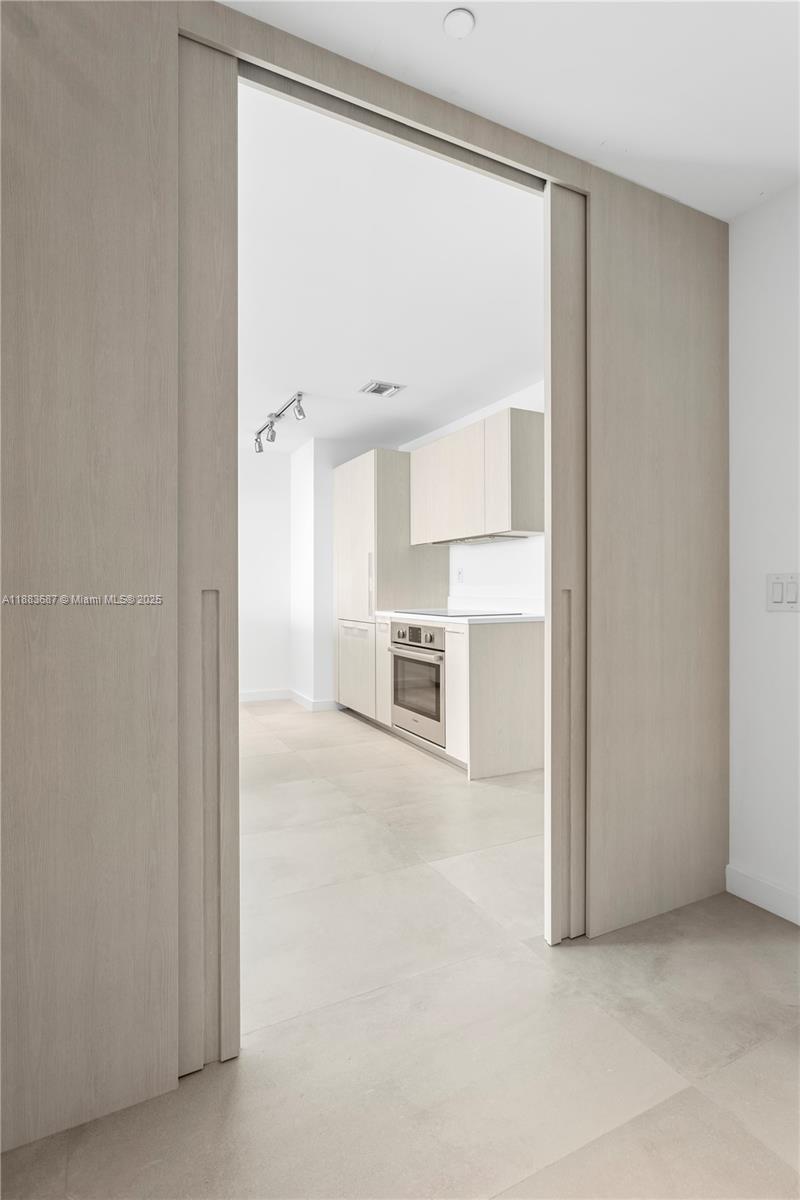 PARAISO BAYVIEWS CONDO - Residential Lease
