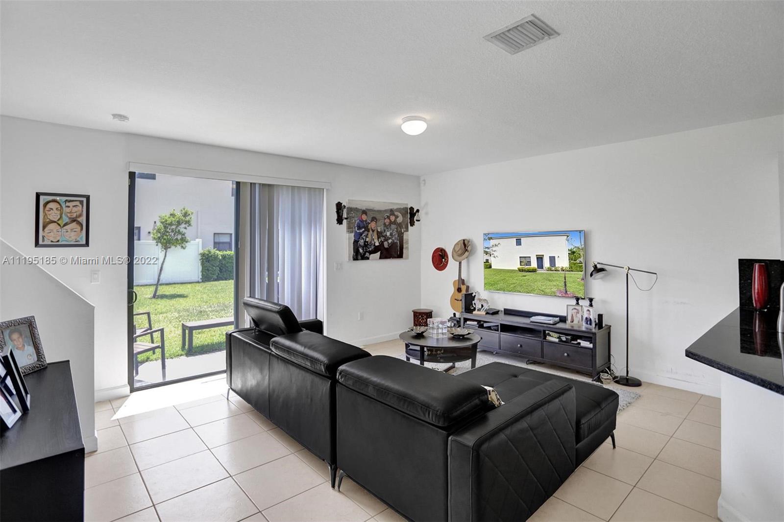 CHAMPION LAKES - Residential Lease