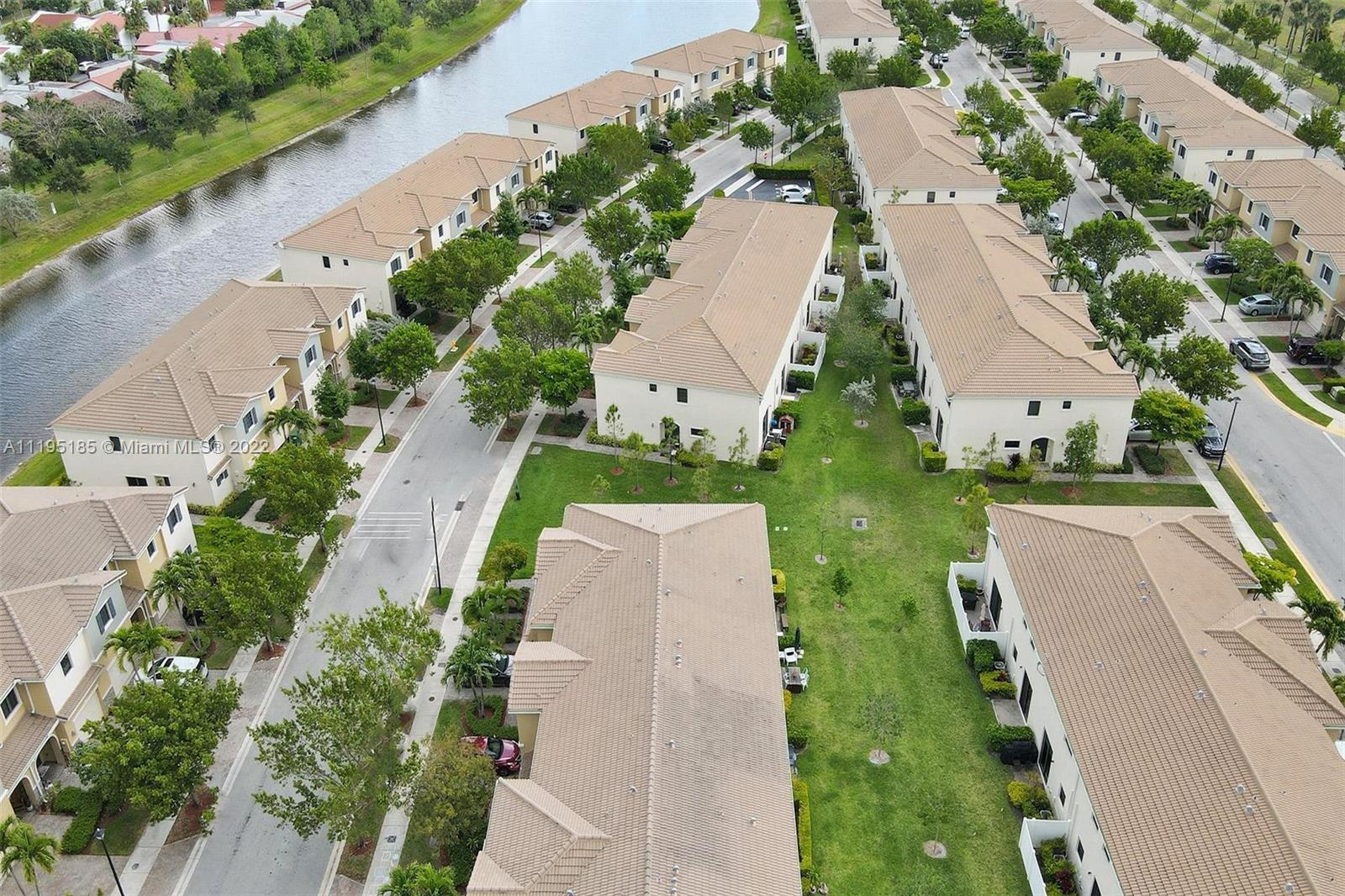 CHAMPION LAKES - Residential Lease