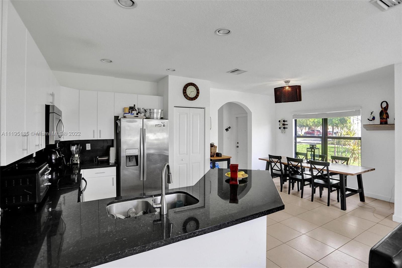 CHAMPION LAKES - Residential Lease
