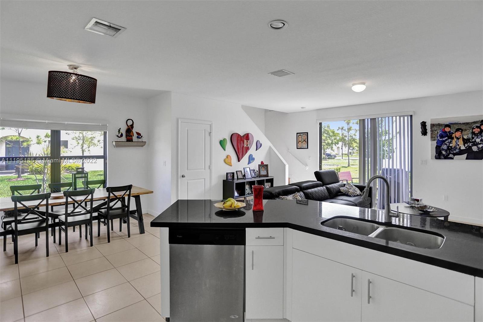CHAMPION LAKES - Residential Lease