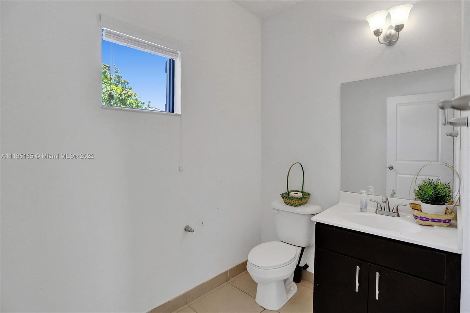 CHAMPION LAKES - Residential Lease