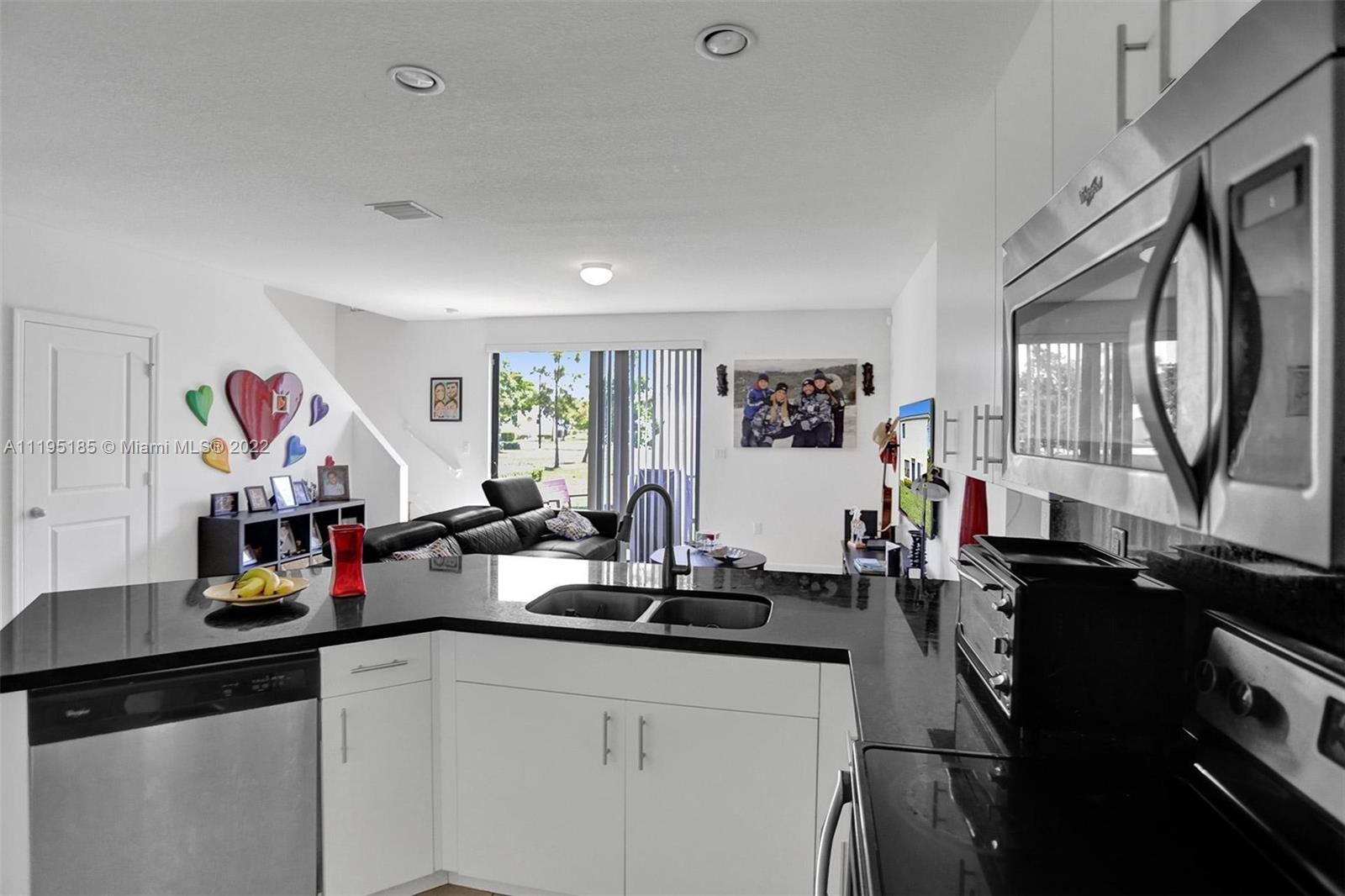 CHAMPION LAKES - Residential Lease