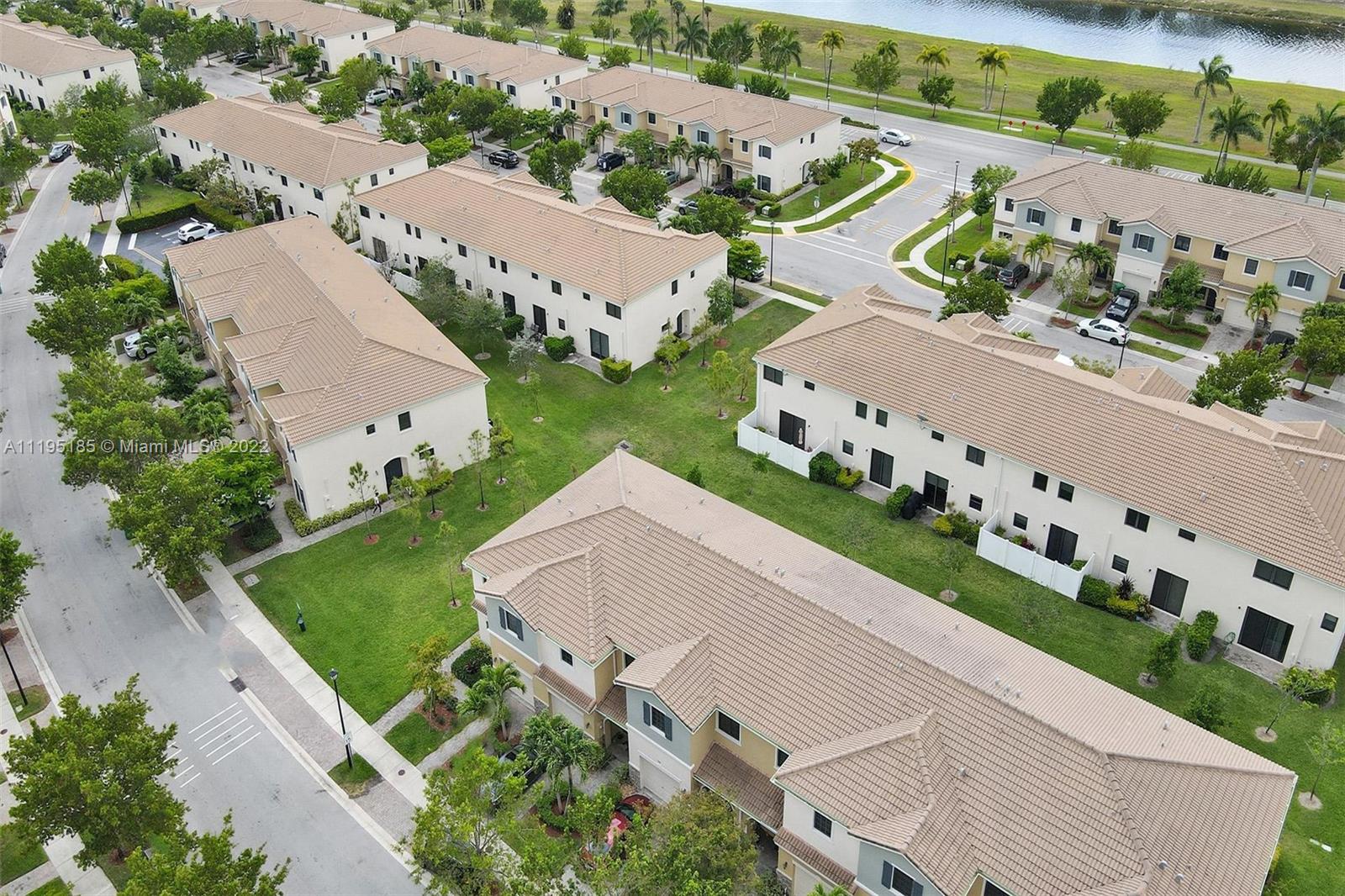 CHAMPION LAKES - Residential Lease