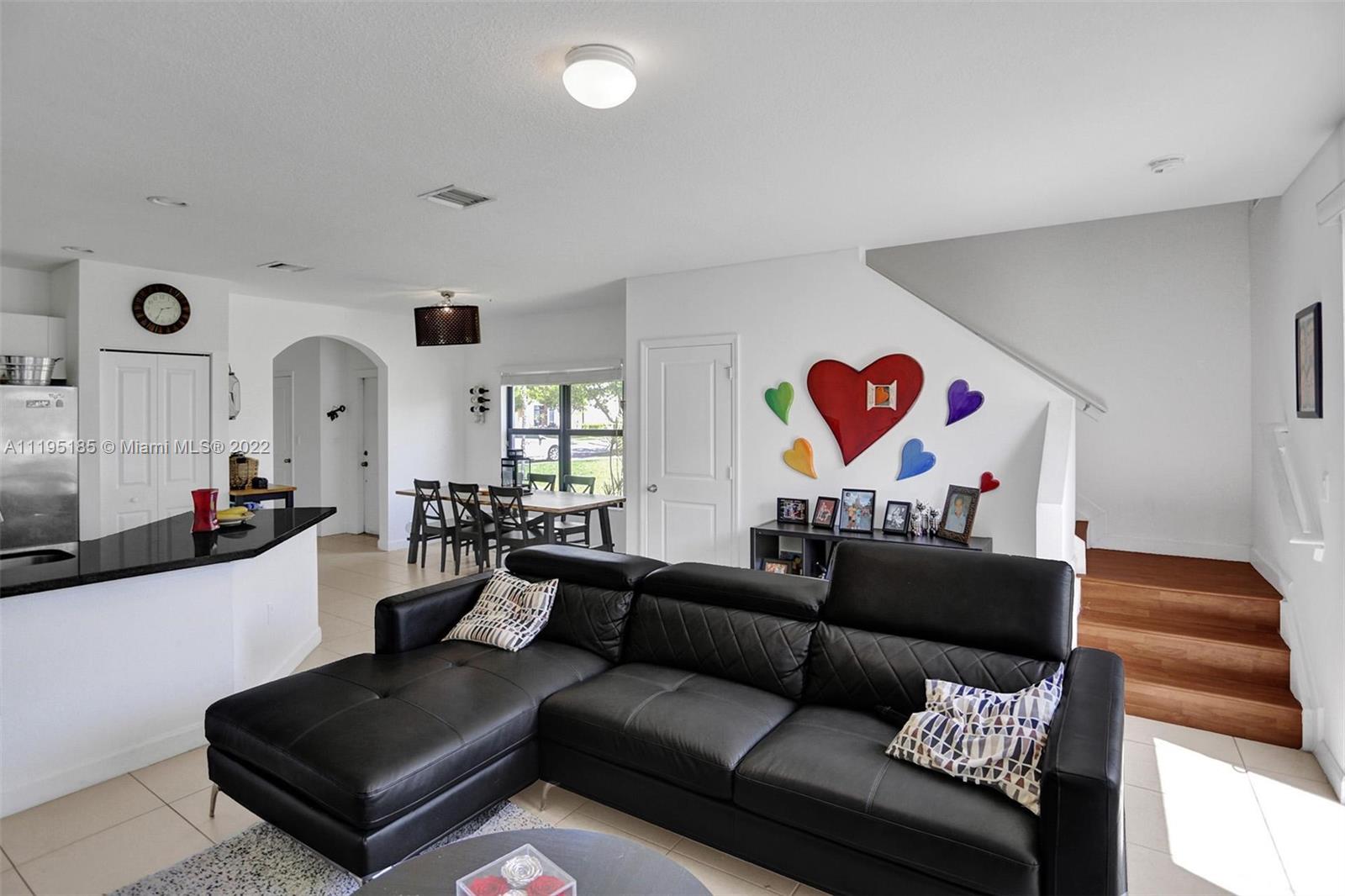 CHAMPION LAKES - Residential Lease