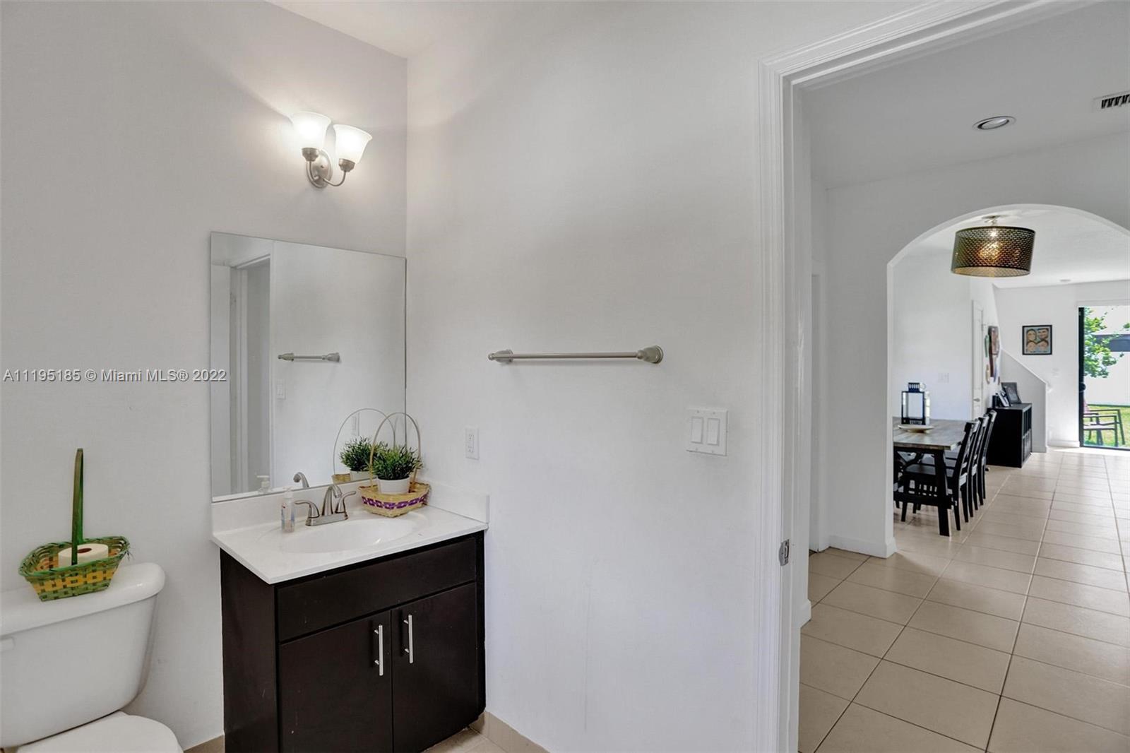 CHAMPION LAKES - Residential Lease