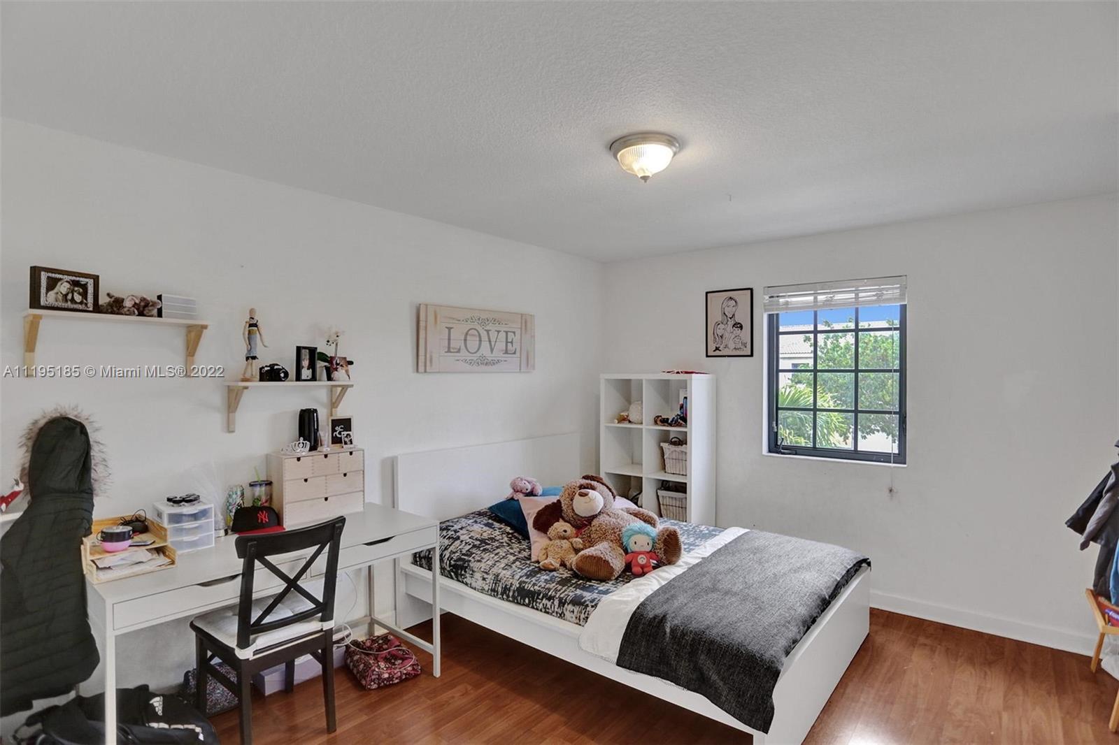 CHAMPION LAKES - Residential Lease