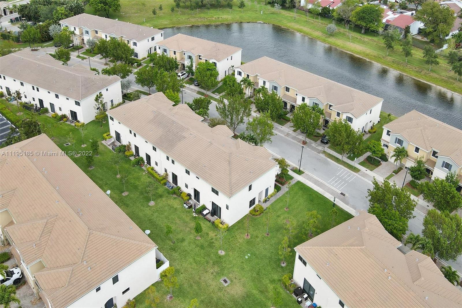 CHAMPION LAKES - Residential Lease