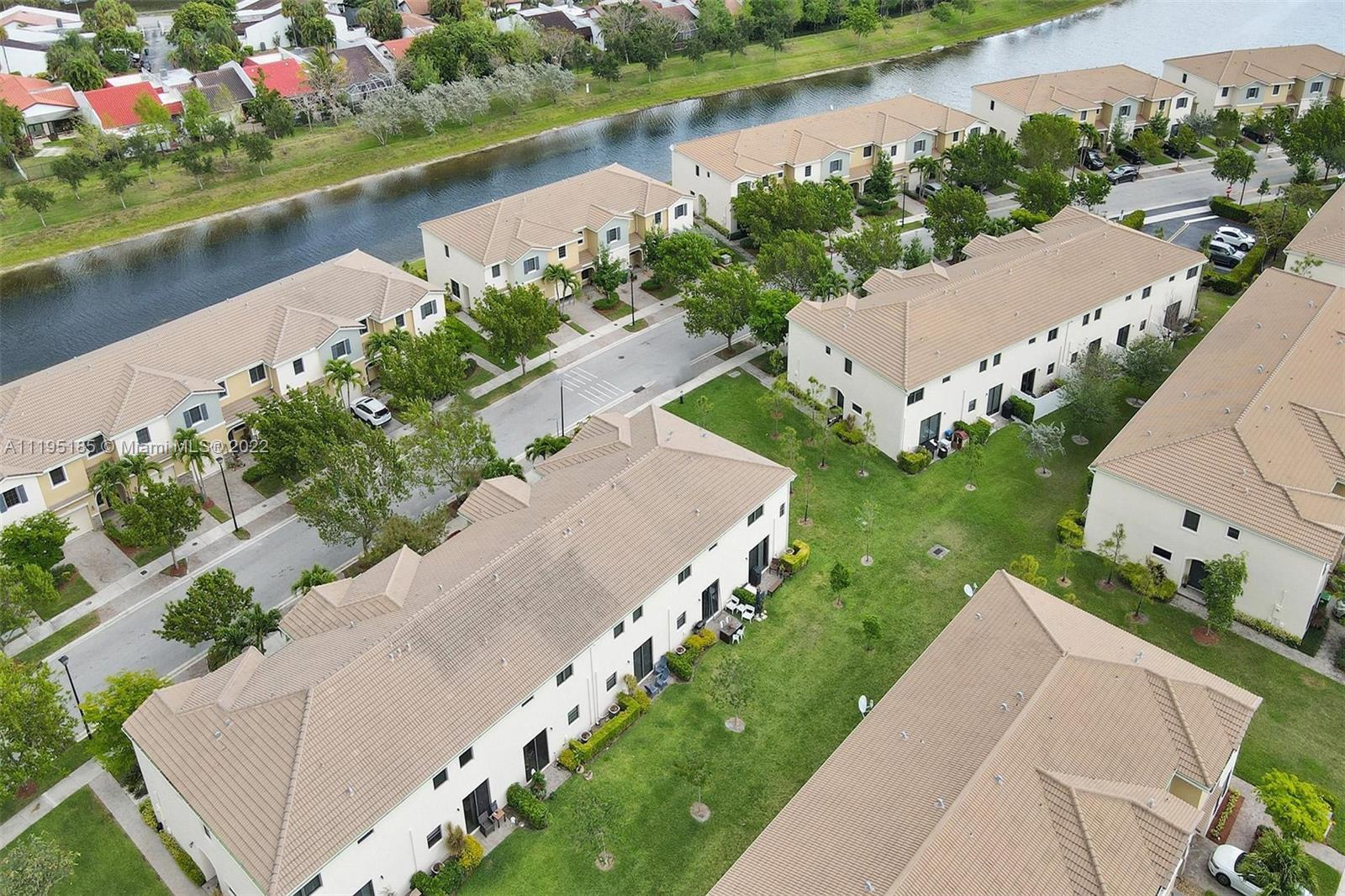 CHAMPION LAKES - Residential Lease