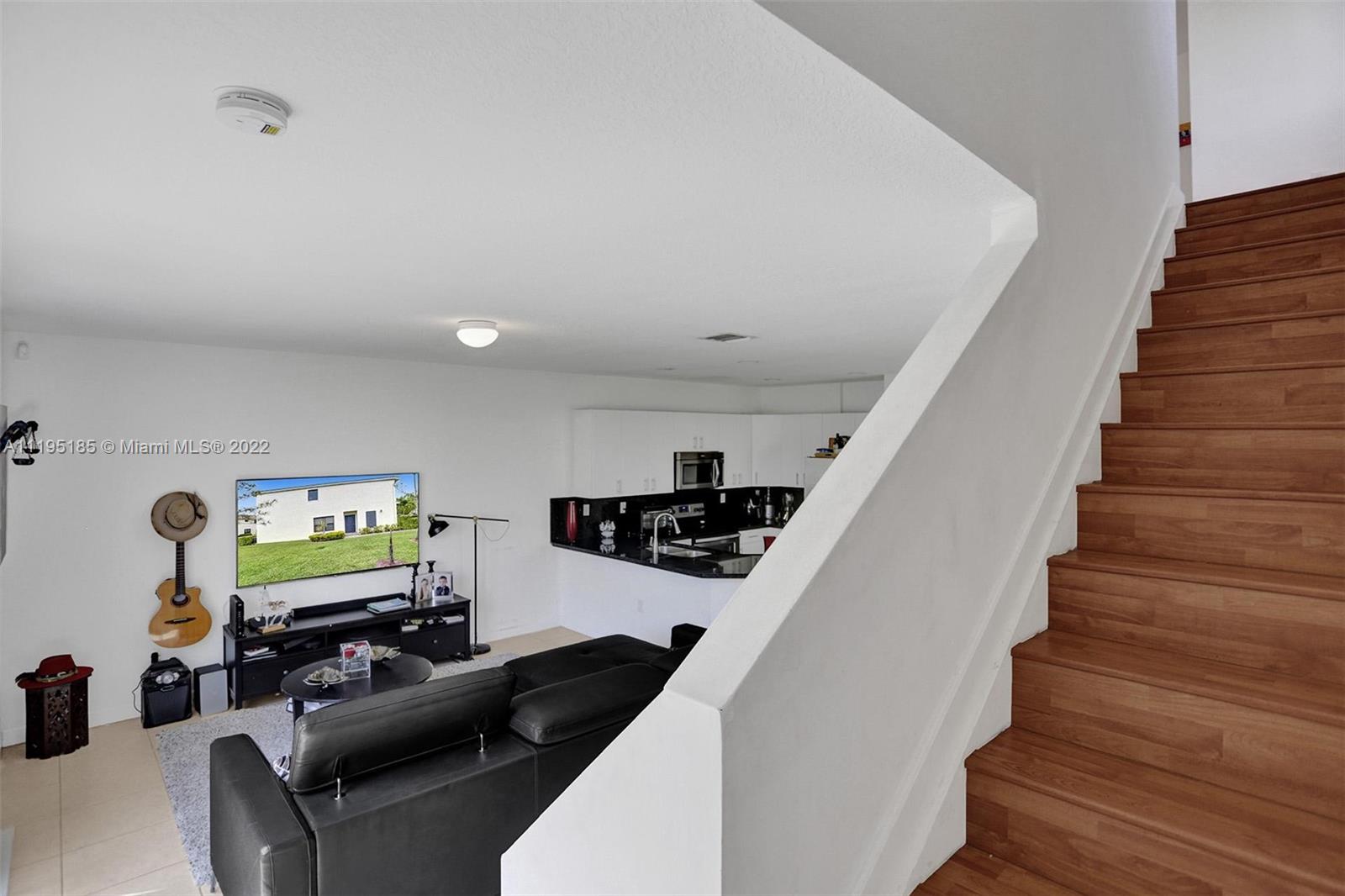 CHAMPION LAKES - Residential Lease
