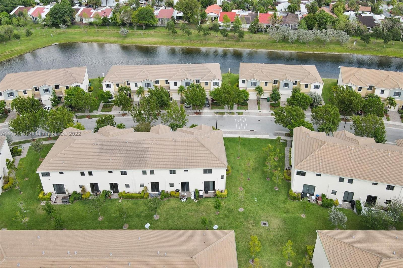 CHAMPION LAKES - Residential Lease