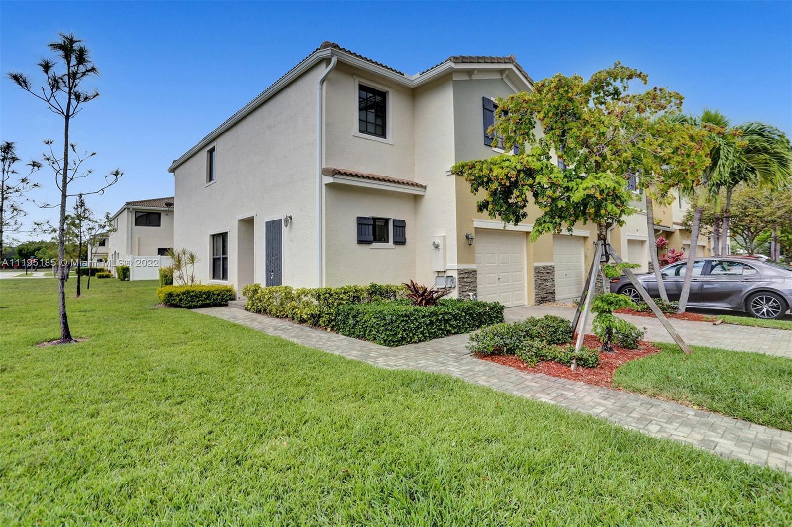 CHAMPION LAKES - Residential Lease
