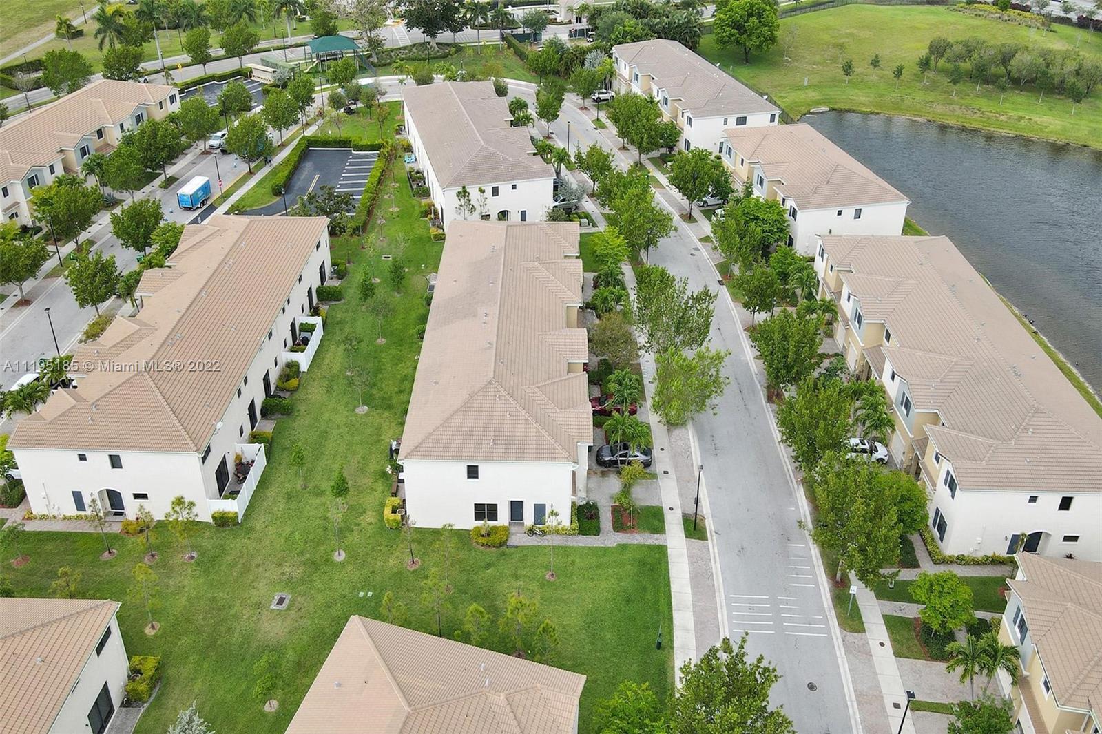 CHAMPION LAKES - Residential Lease