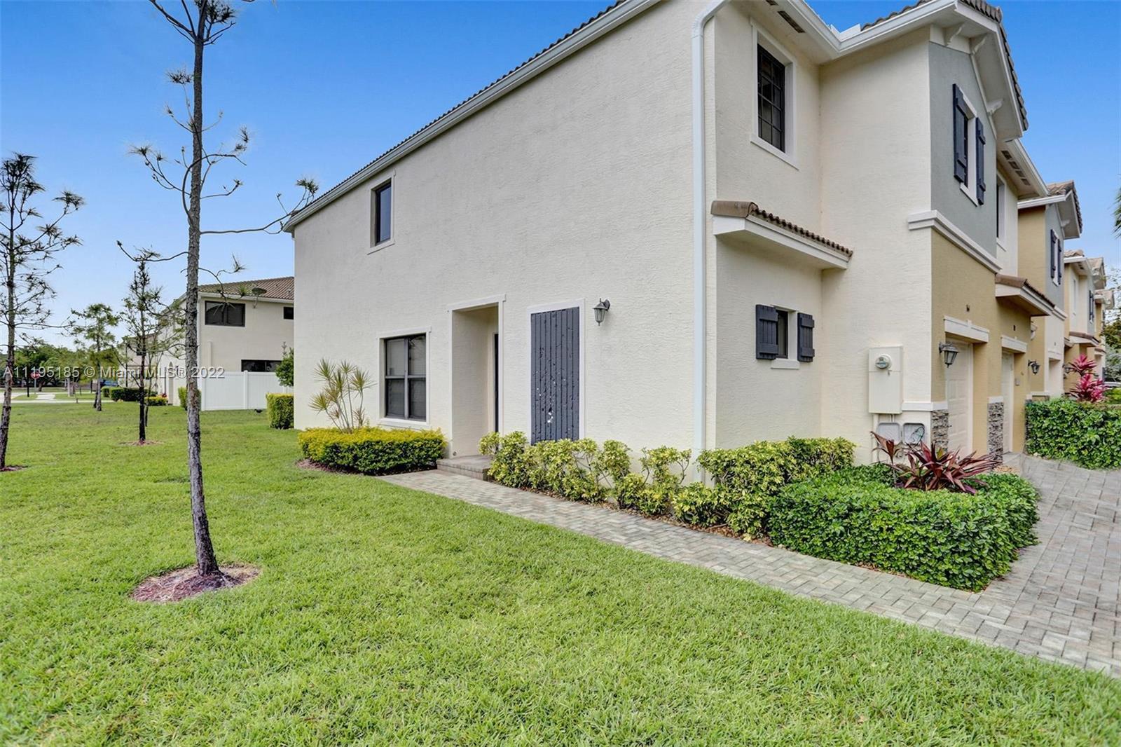CHAMPION LAKES - Residential Lease