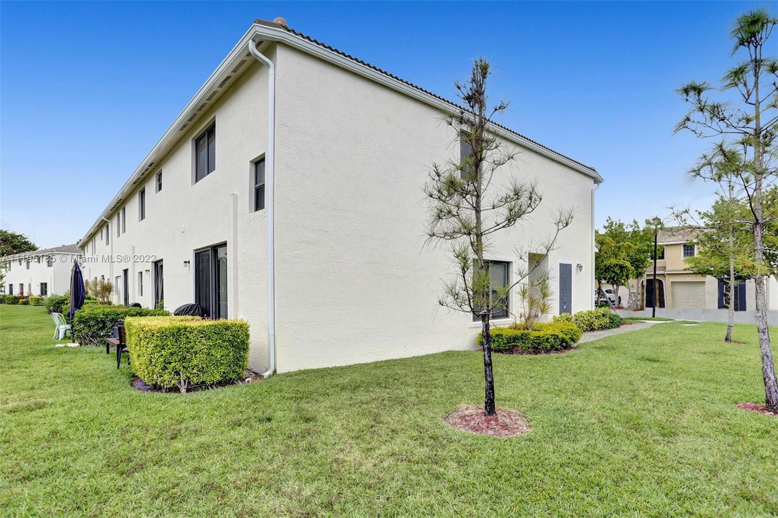 CHAMPION LAKES - Residential Lease