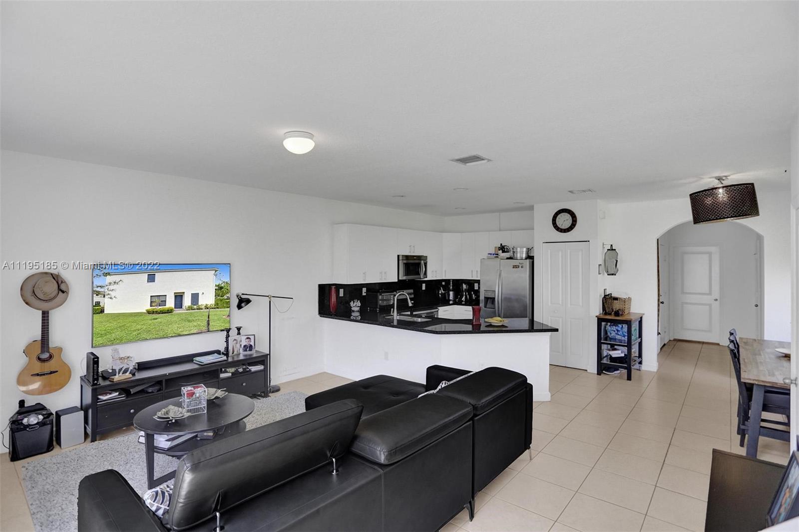 CHAMPION LAKES - Residential Lease