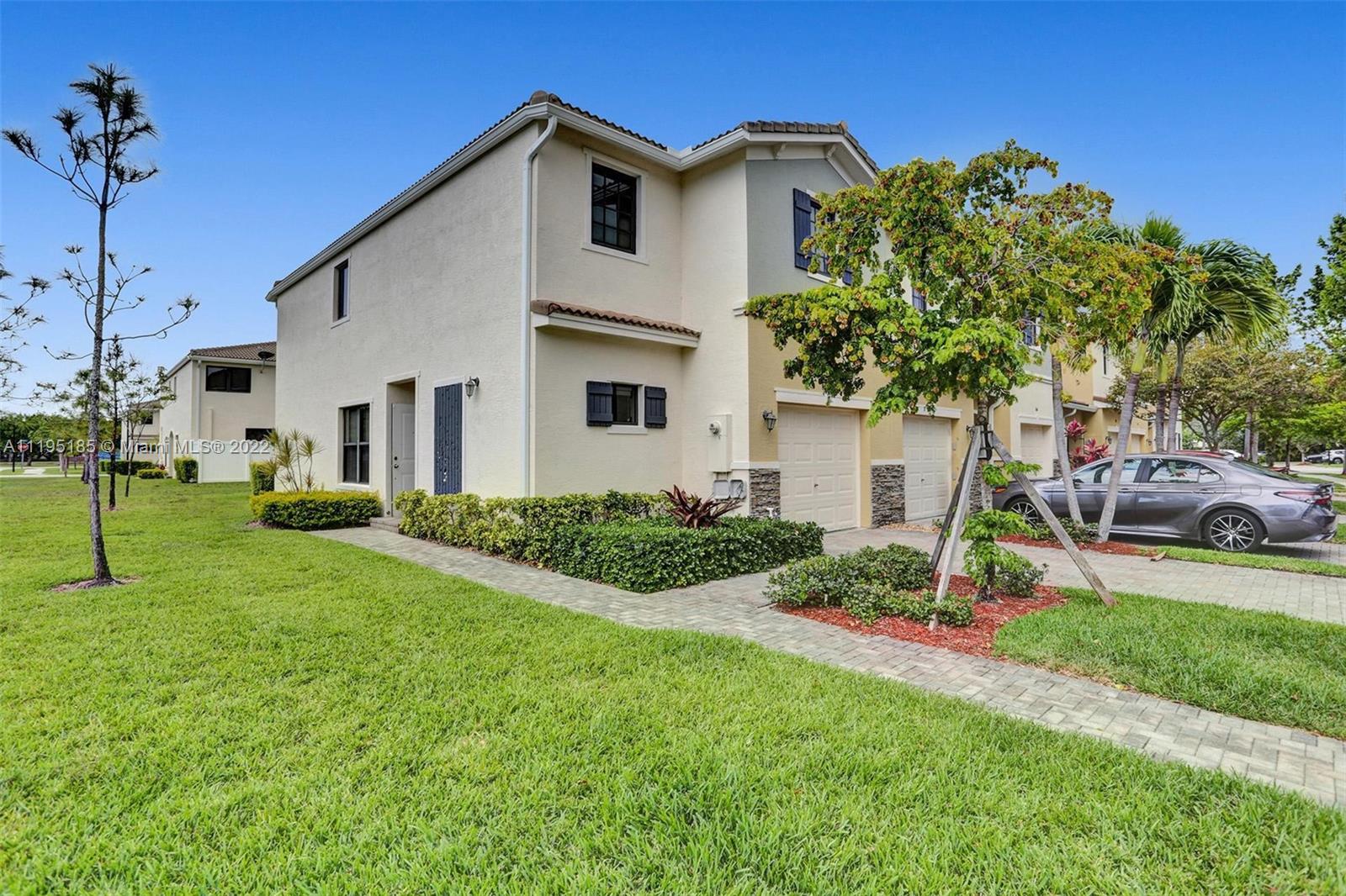 CHAMPION LAKES - Residential Lease