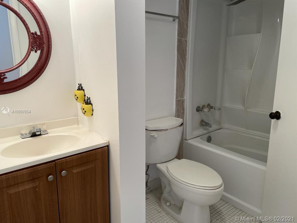 WOODLANDS TOWNHOUSE CONDO - Residential Lease