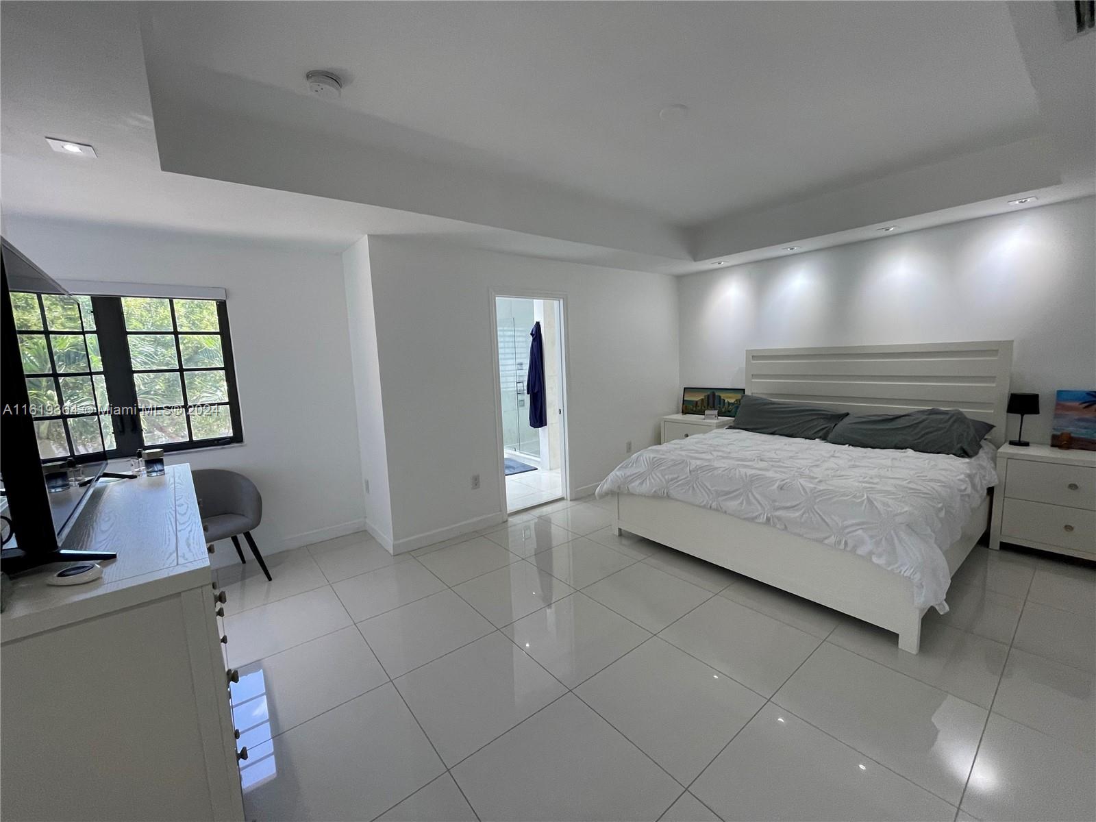 CHAMPION LAKES - Residential