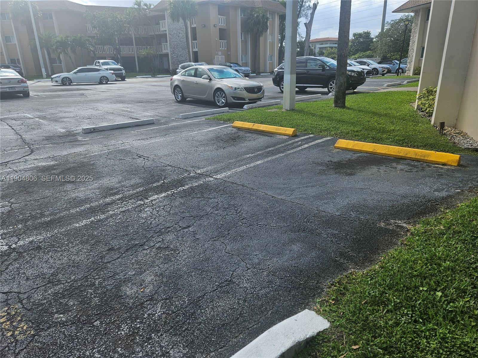 VILLAS OF MIAMI LAKES CON - Residential