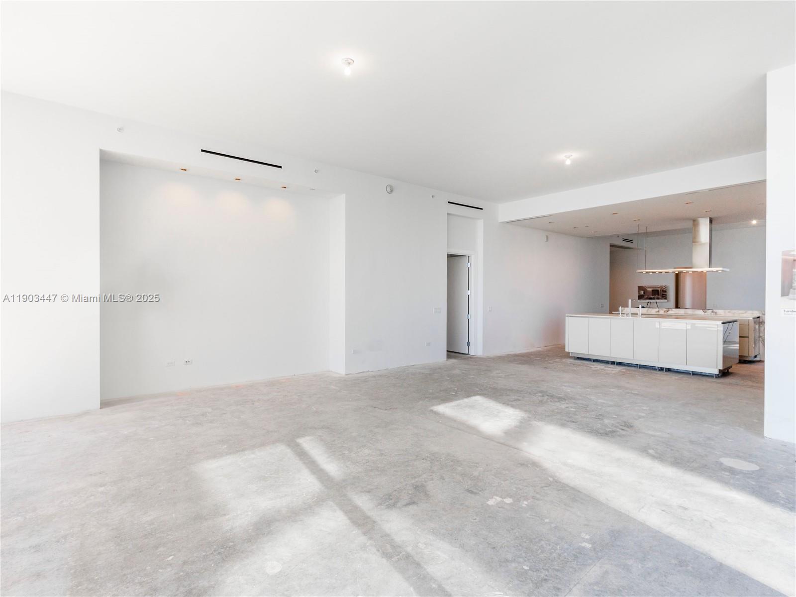 NORTH BISCAYNE BEACH AMEN - Residential