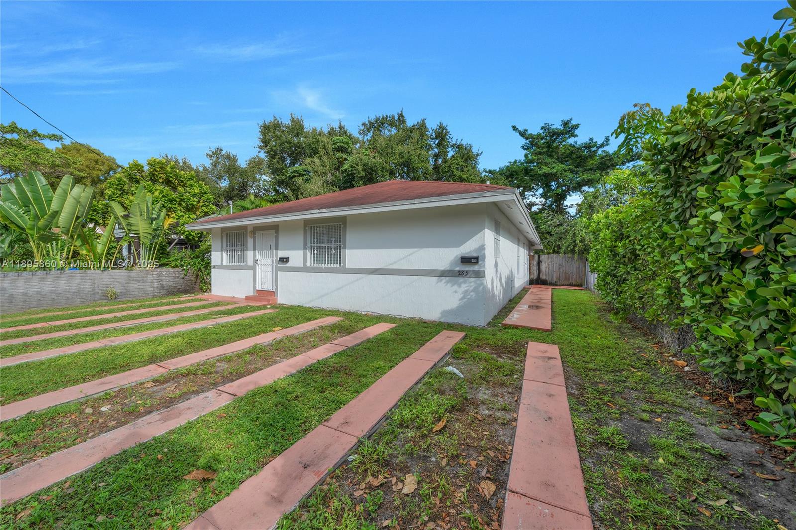 285 NW 39th St