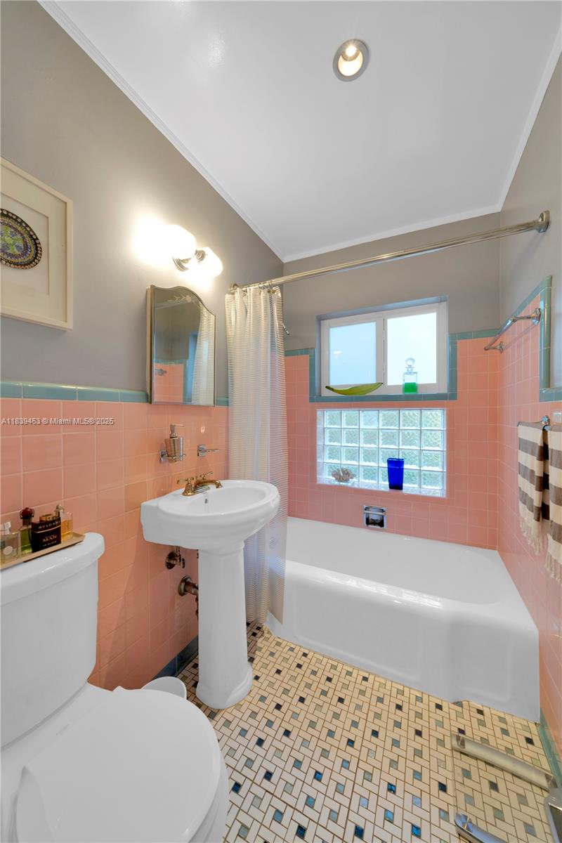 NATOMA MANORS - Residential