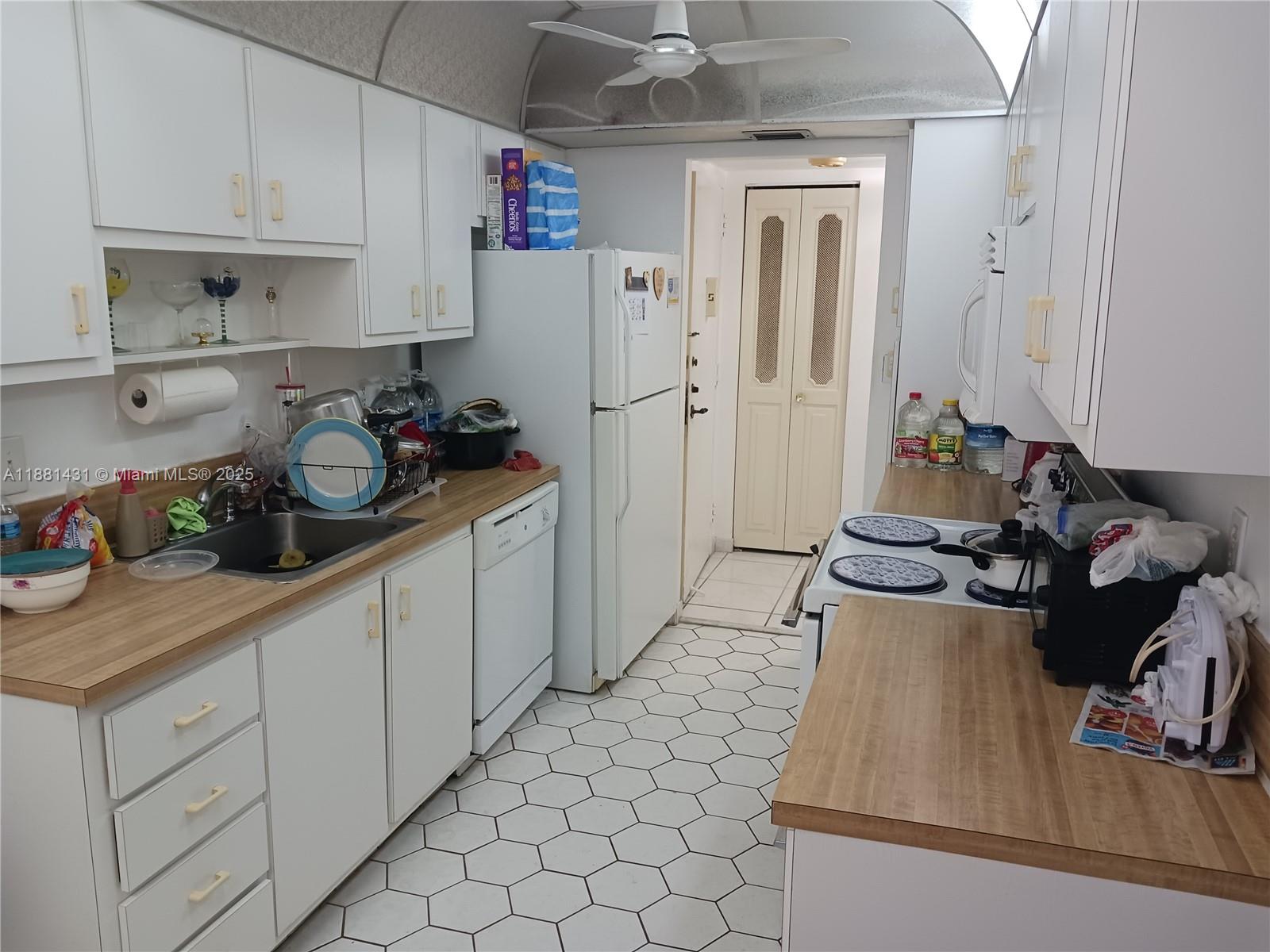 PARK PLACE CONDOMINIUM NO - Residential