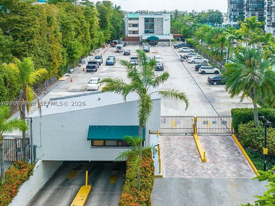 2201 Brickell Ave 96