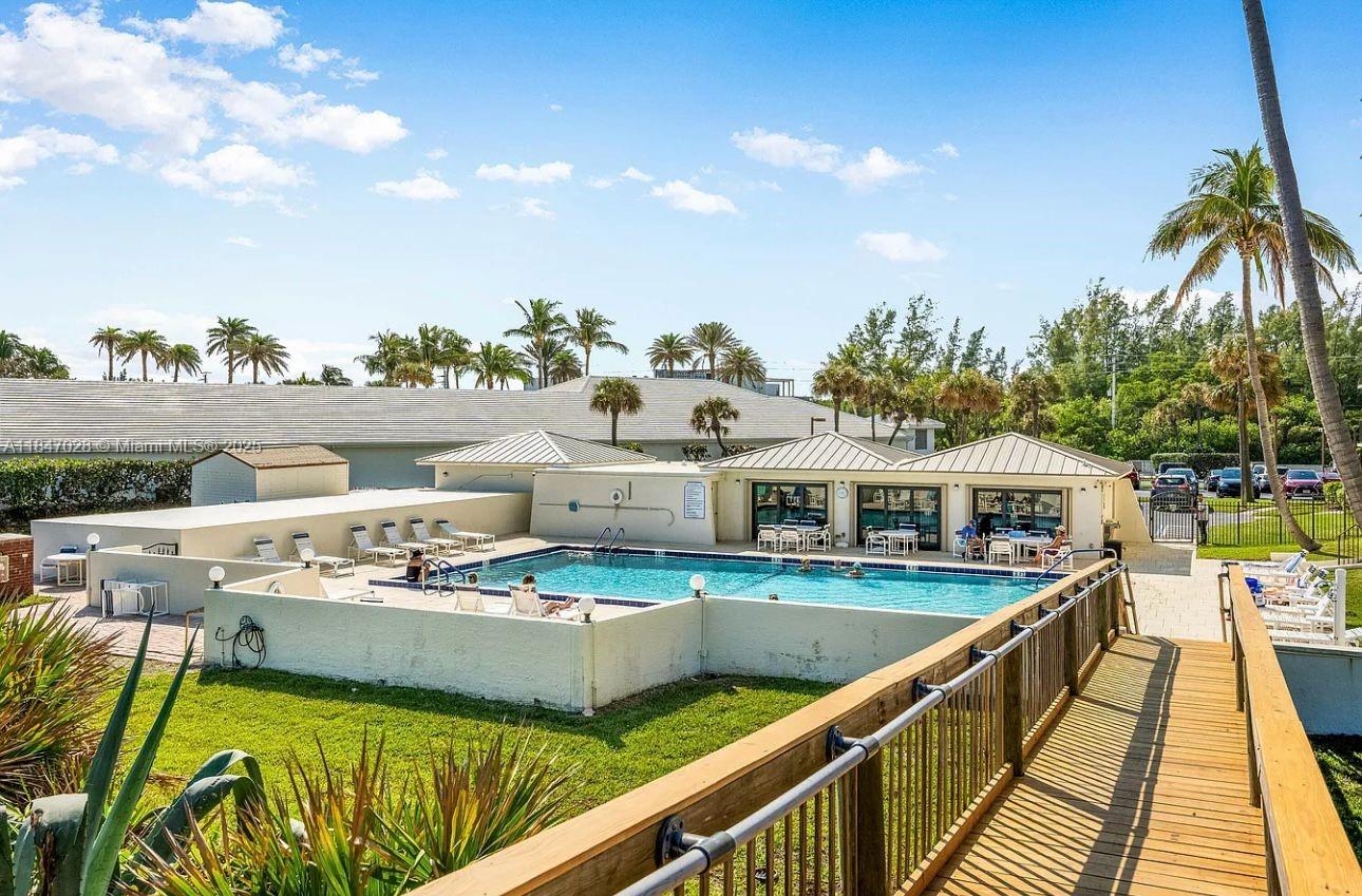 10044 S Ocean Dr 105